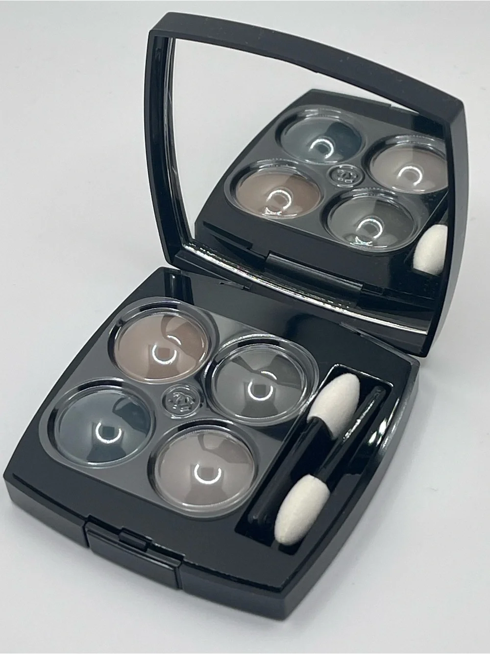 CHANEL les ombres